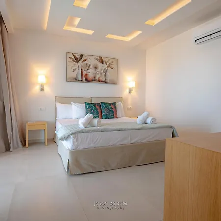 Lilianna Private Luxury Marathiás